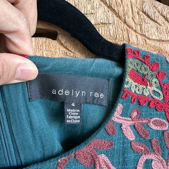 Adelyn Rae dress - Picture 3 of 4